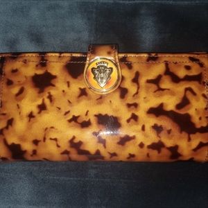 Gucci patent leather wallet